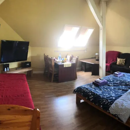 V Soukromi Rodinne V Decine Homestay